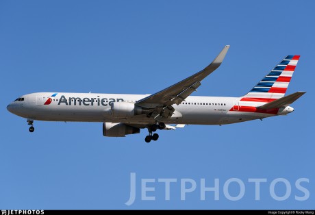N391AA American Airlines v Praze!!!